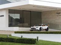 Aston Marin Vantage GT12 (2015) - picture 1 of 3