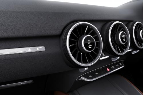 Audi TT UK (2015) - picture 9 of 14