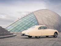 Bentley Continental Evolution of an Icon (2015)