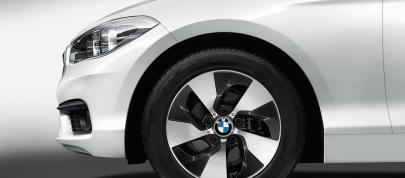 BMW 1 Series (2015) - picture 12 of 33