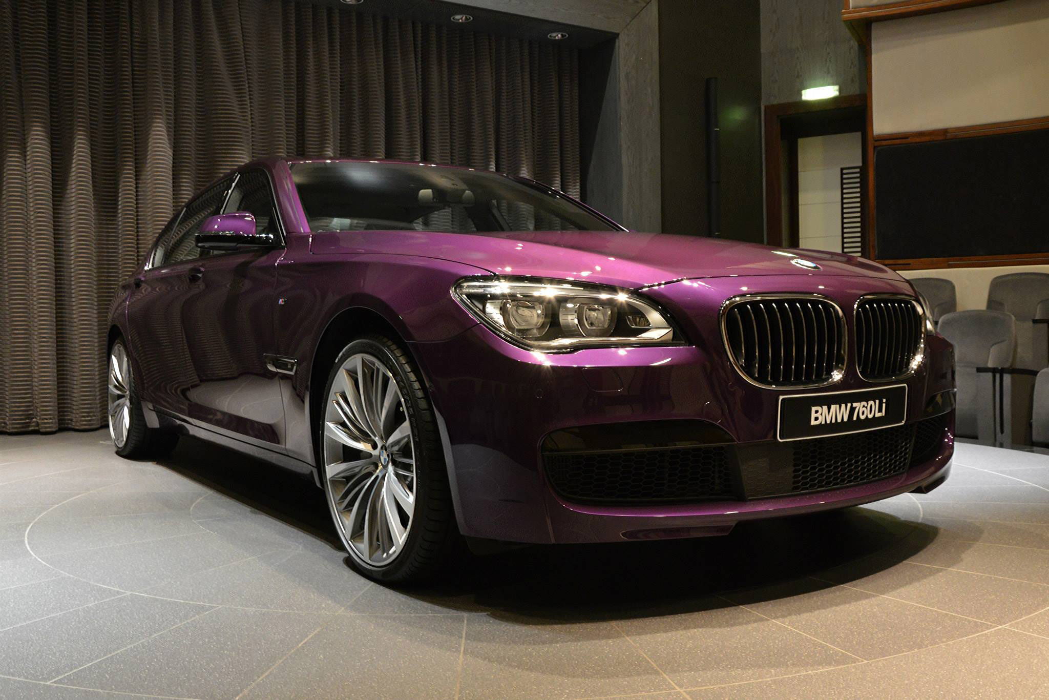 BMW 760Li V12M Biturbo in Twilight Purple