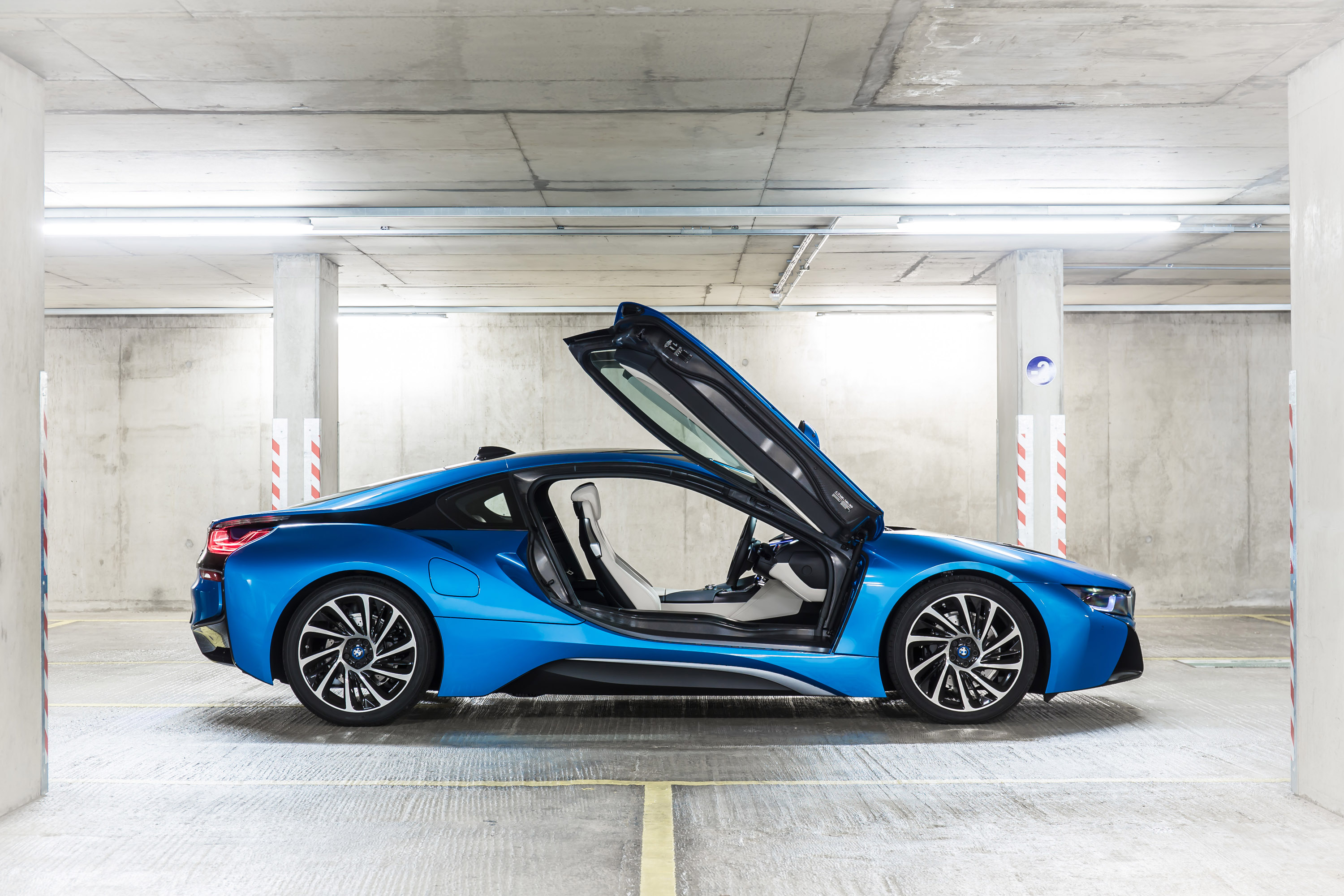 BMW i8 UK