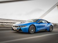 BMW i8 UK (2015) - picture 1 of 50