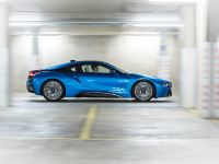 BMW i8 UK (2015) - picture 14 of 50