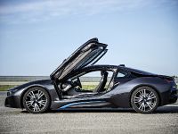BMW i8 (2015) - picture 2 of 4