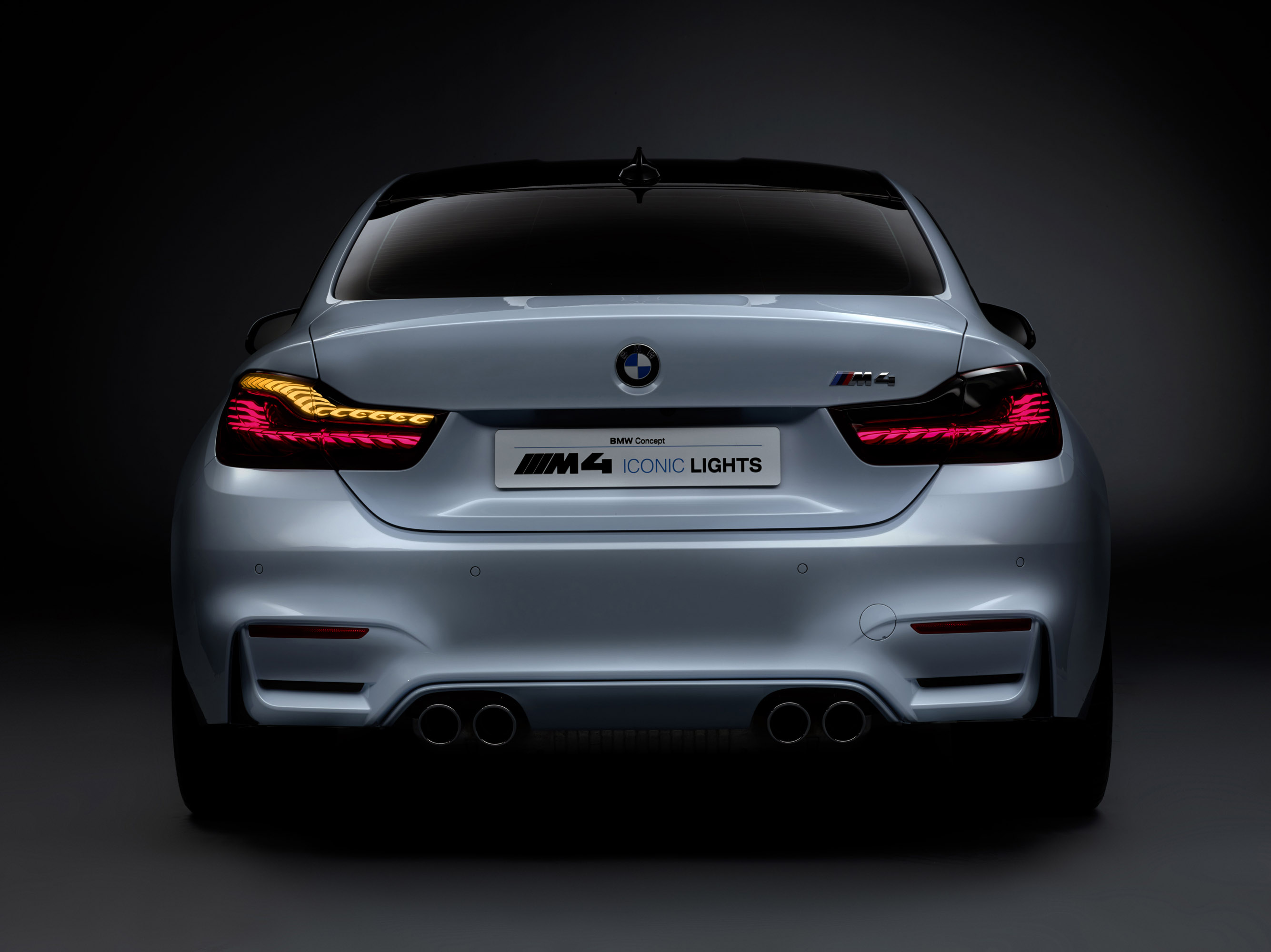 BMW M4 Concept Iconic Lights