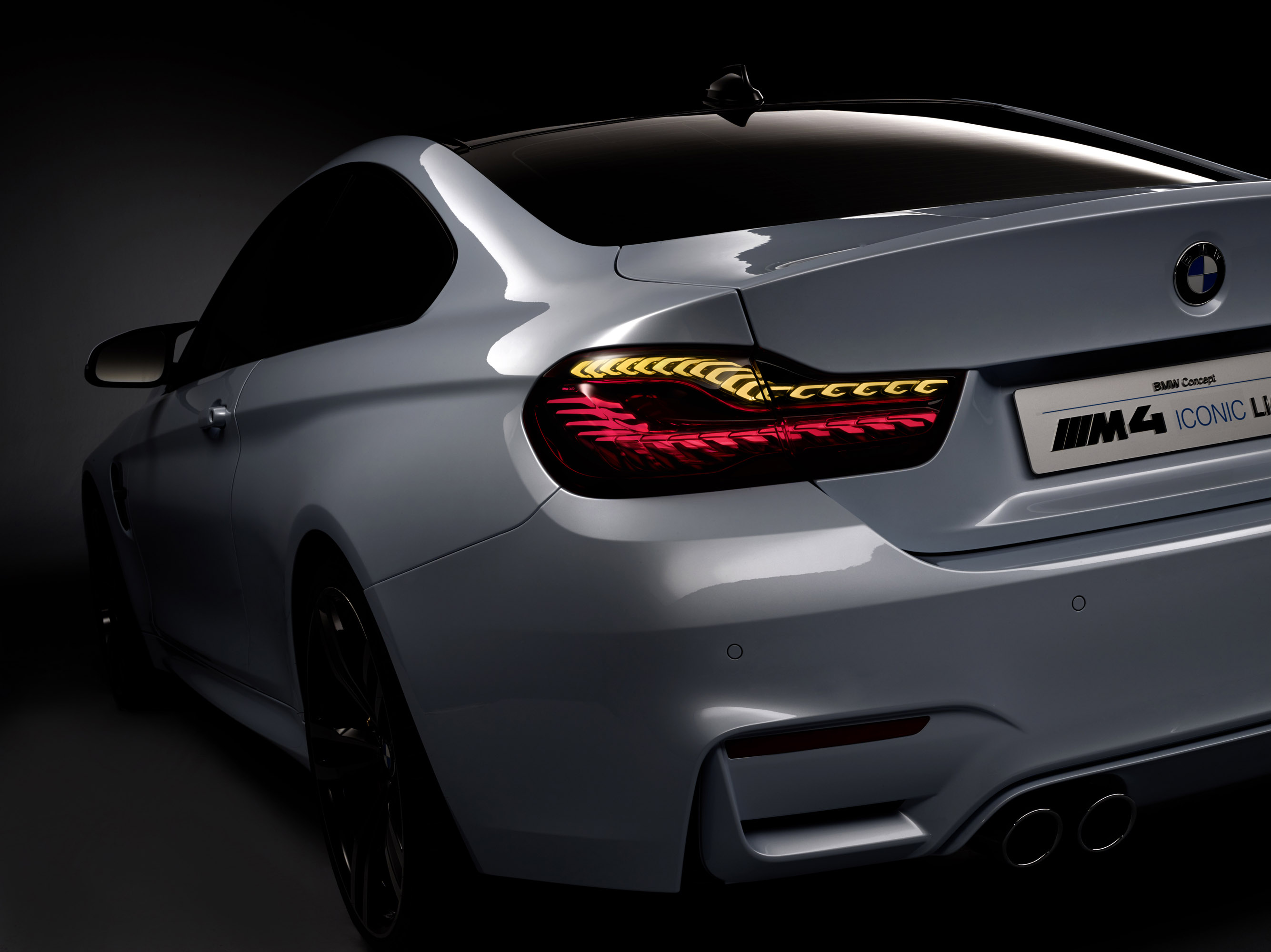 BMW M4 Concept Iconic Lights