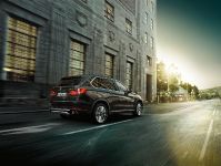 BMW X5 Security Plus (2015) - picture 2 of 10