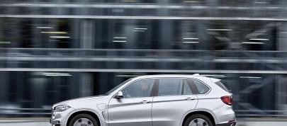 BMW X5 xDrive40e (2015) - picture 12 of 32