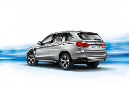 BMW X5 xDrive40e (2015) - picture 16 of 32