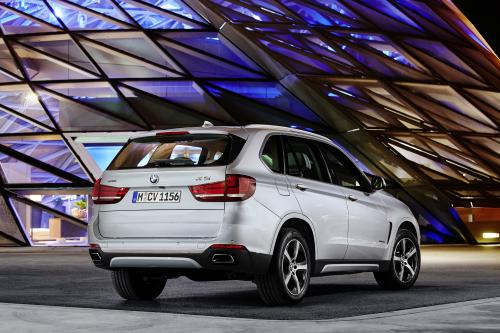 BMW X5 xDrive40e (2015) - picture 17 of 32
