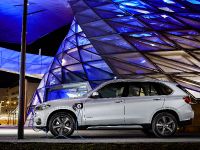 BMW X5 xDrive40e (2015) - picture 14 of 32