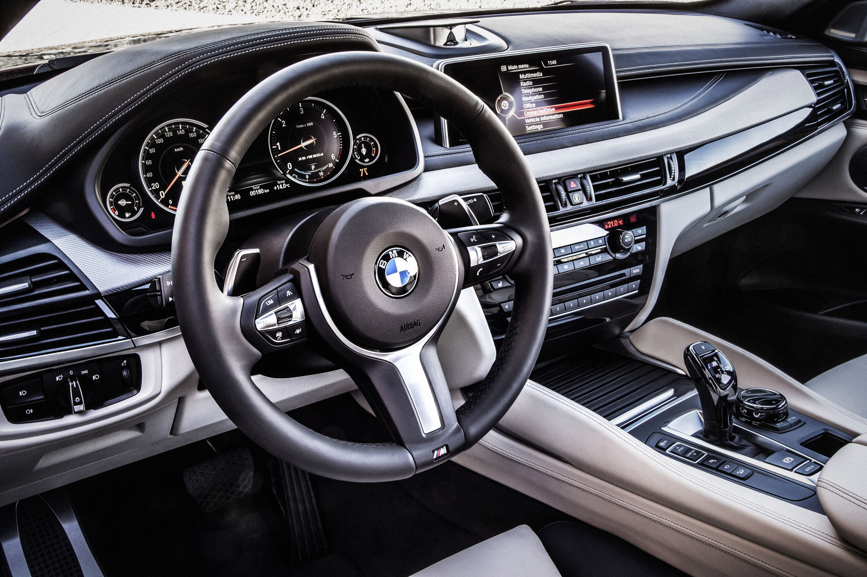 Ремонт x6. БМВ х6 салон. BMW x6 m50d салон. BMW x6 2015 салон. BMW x6 2021.