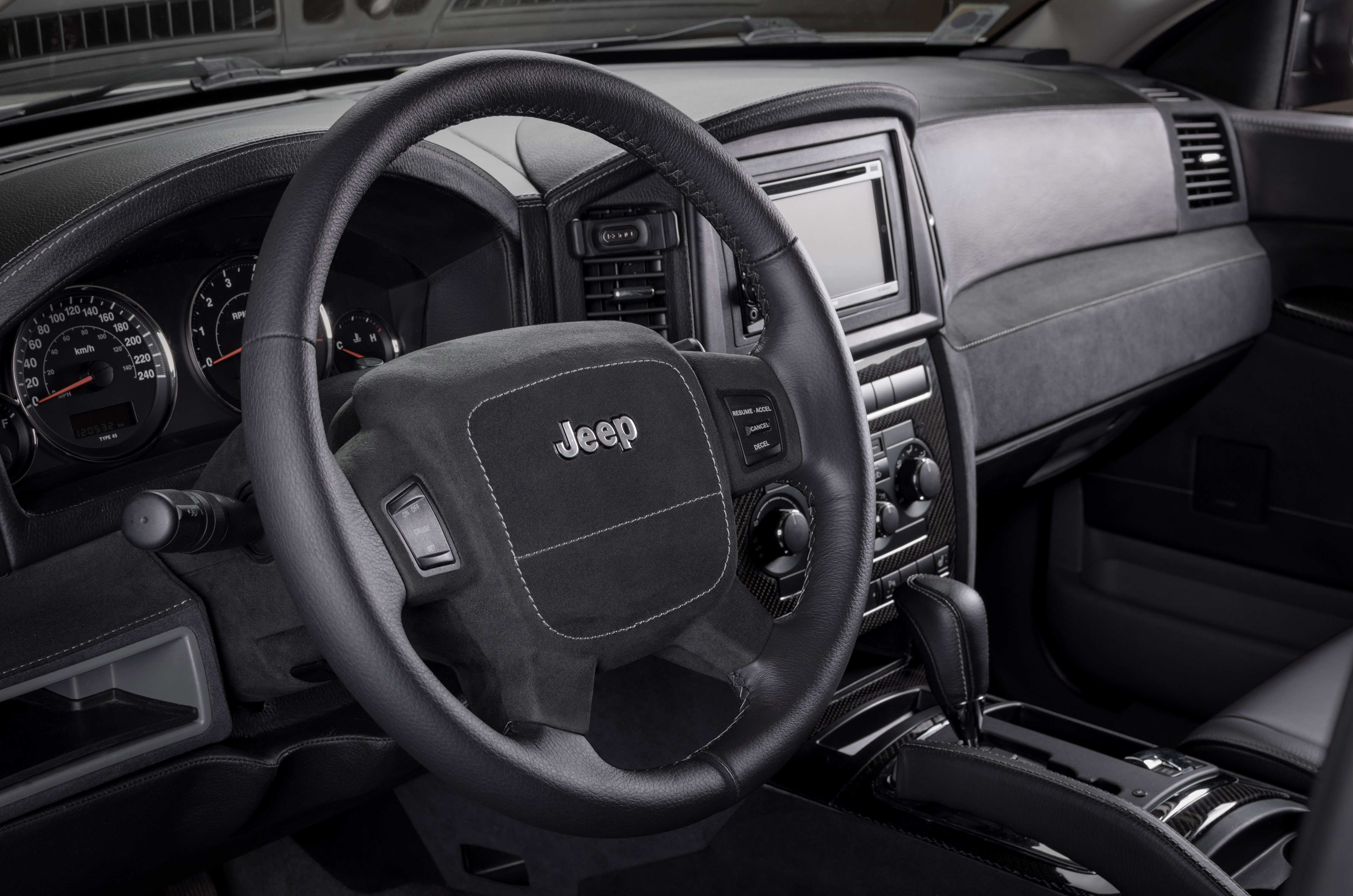 Carbon Motors Jeep Grand Cherokee BOSE