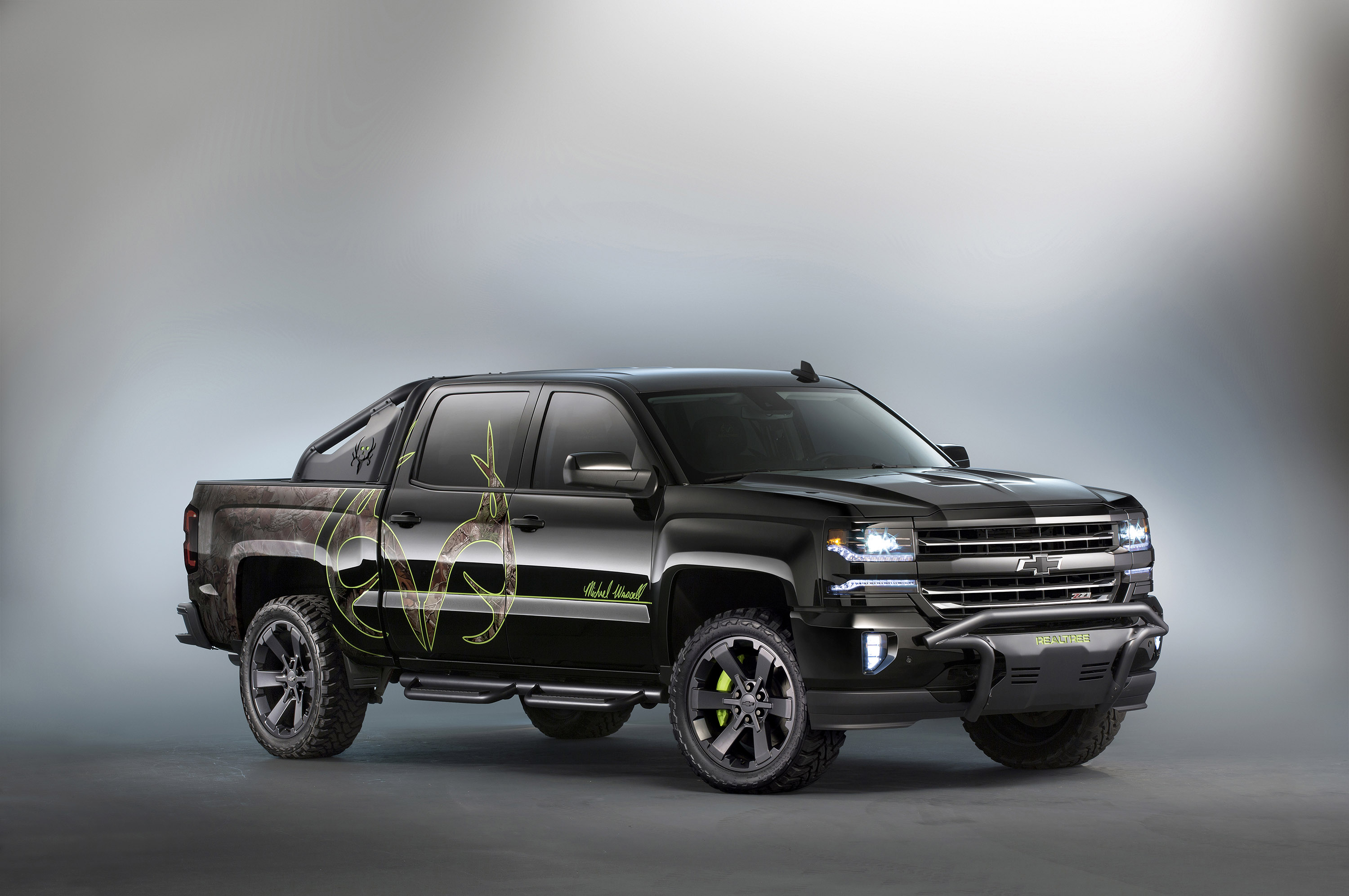 Chevrolet Silverado Realtree Bone Collector Concept