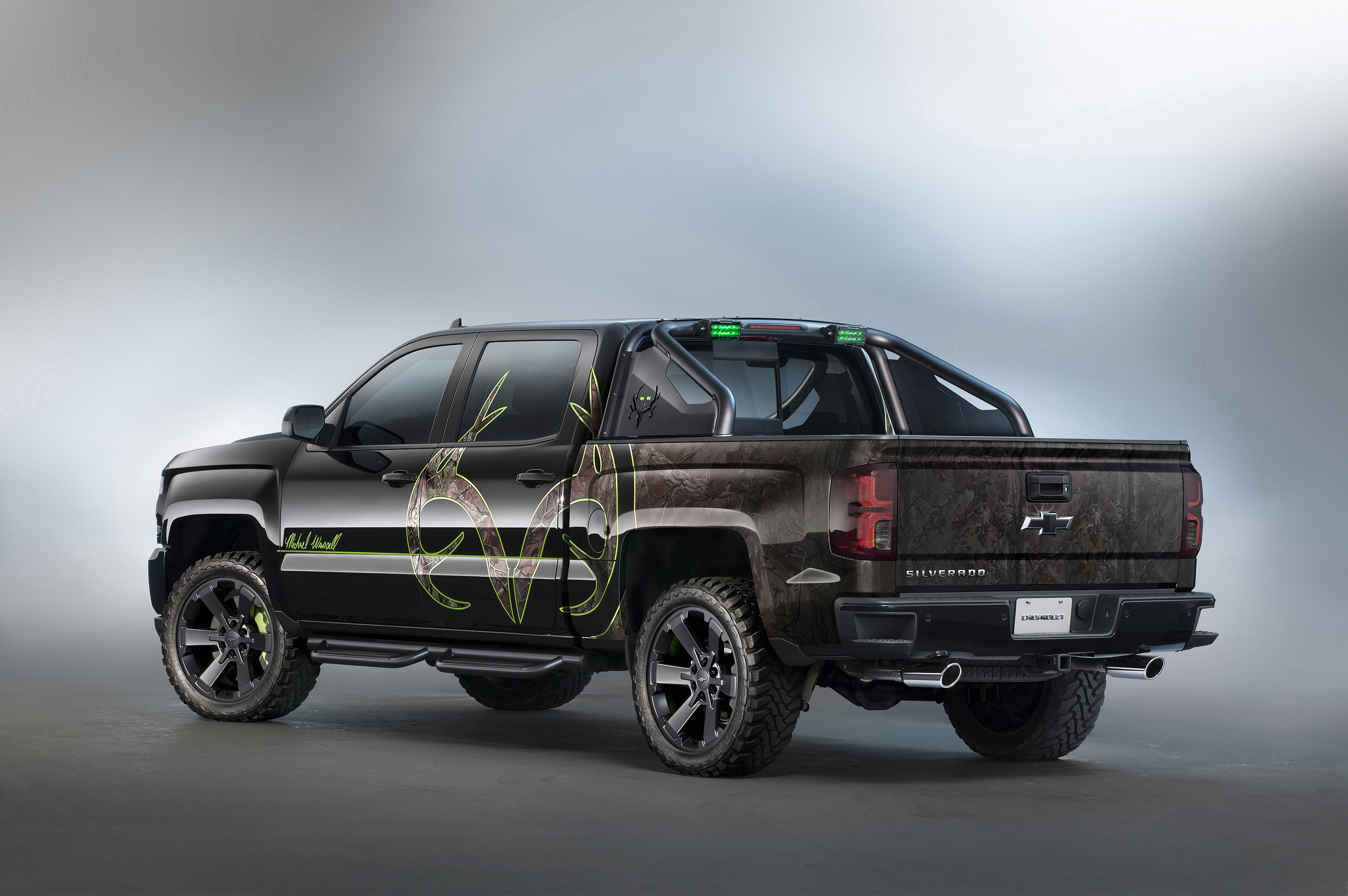 Chevrolet Silverado Realtree Bone Collector Concept