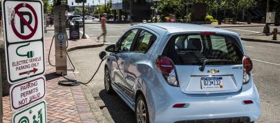 Chevrolet Spark Ev (2015) - picture 12 of 25