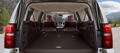 Chevrolet Suburban (2015) - picture 4 of 6