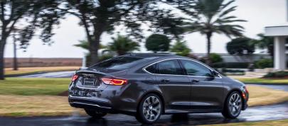 Chrysler 200 (2015) - picture 4 of 14