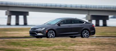 Chrysler 200 (2015) - picture 7 of 14