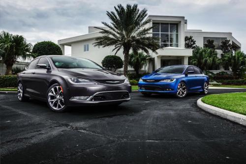 Chrysler 200 (2015) - picture 1 of 14