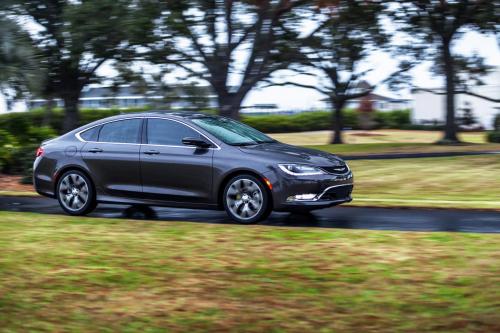 Chrysler 200 (2015) - picture 9 of 14