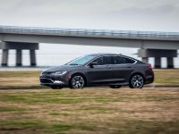 Chrysler 200 (2015) - picture 7 of 14