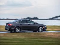 Chrysler 200 (2015) - picture 8 of 14