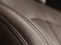 Chrysler 200C Mocha Leather interior (2015) - picture 4 of 4