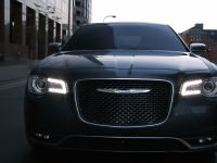 Chrysler 300 (2015) - picture 1 of 8