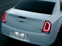 Chrysler 300 (2015) - picture 3 of 8