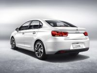 Citroen C4 Saloon (2015) - picture 2 of 4