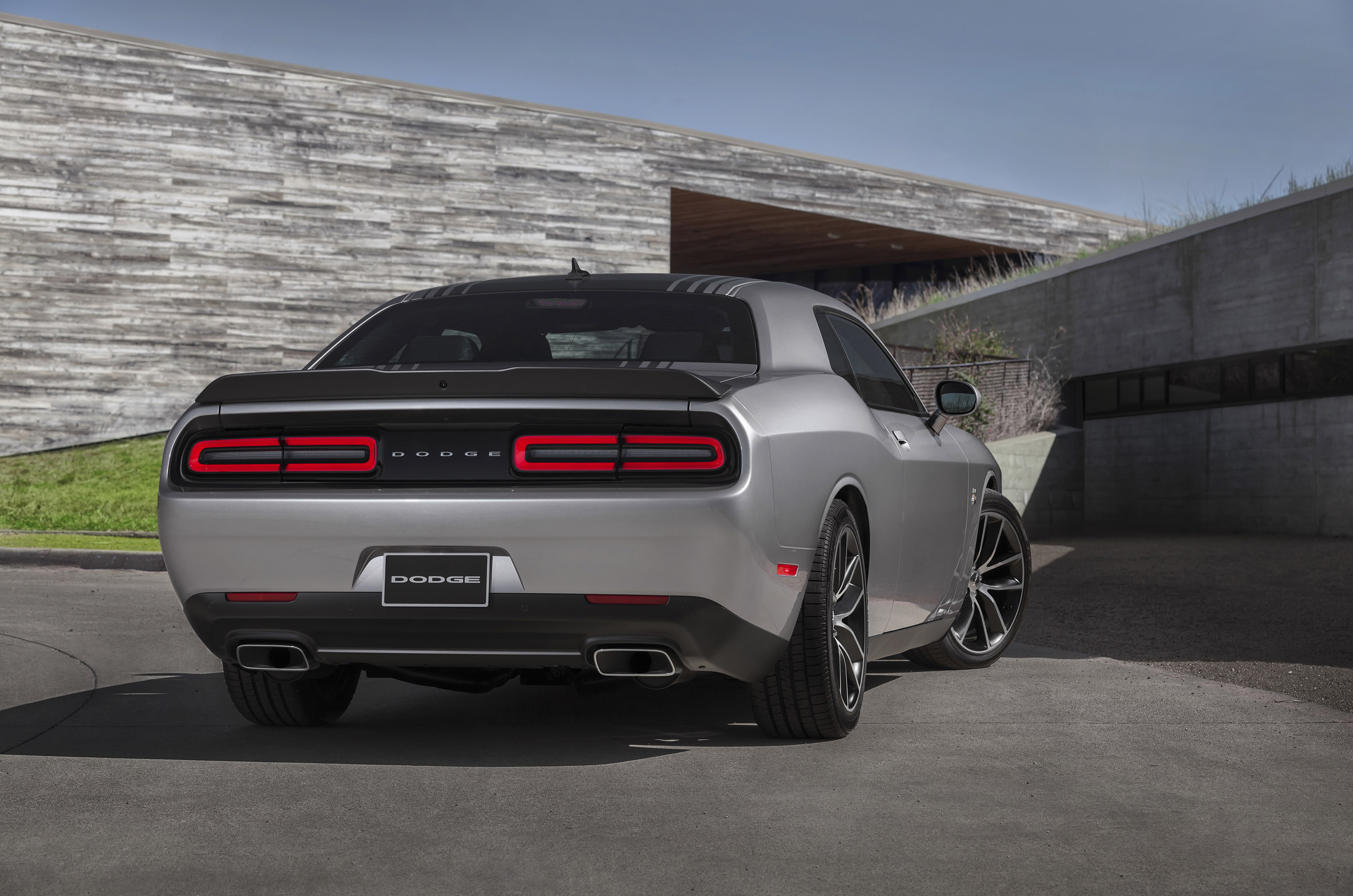 Dodge Challenger Shaker