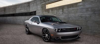 Dodge Challenger Shaker (2015) - picture 4 of 32