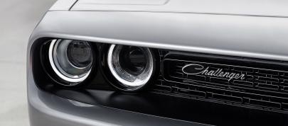 Dodge Challenger Shaker (2015) - picture 20 of 32