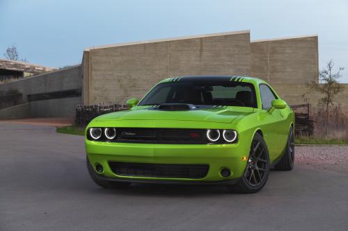 Dodge Challenger (2015) - picture 9 of 32