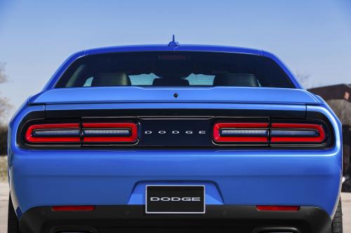 Dodge Challenger (2015) - picture 17 of 32