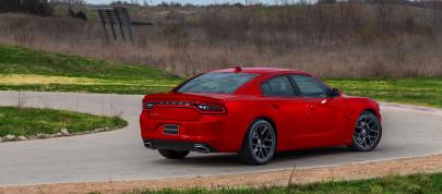 Dodge Charger RT (2015) - picture 4 of 5