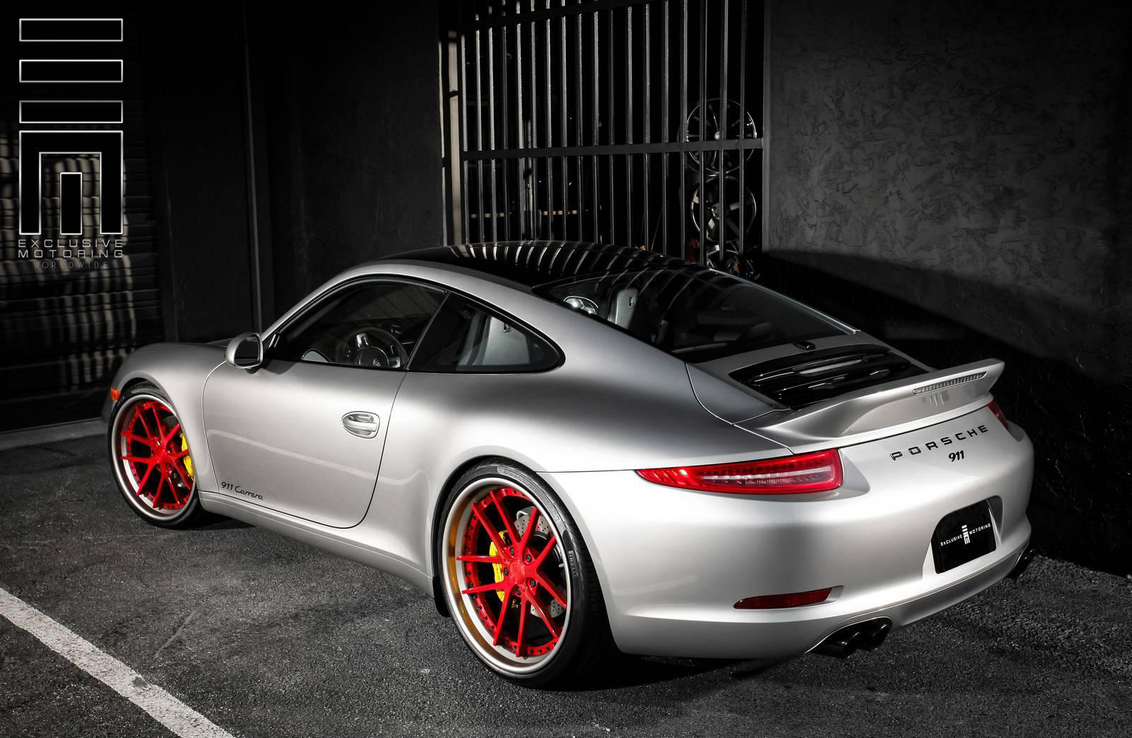 Exclusive Motoring Porsche 911 Carrera