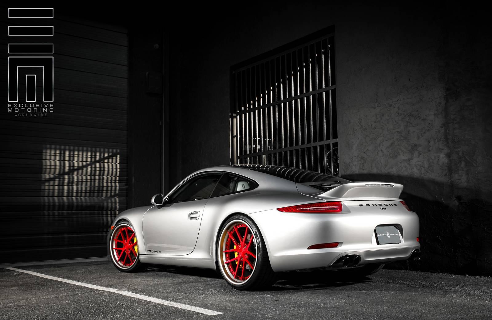 Exclusive Motoring Porsche 911 Carrera