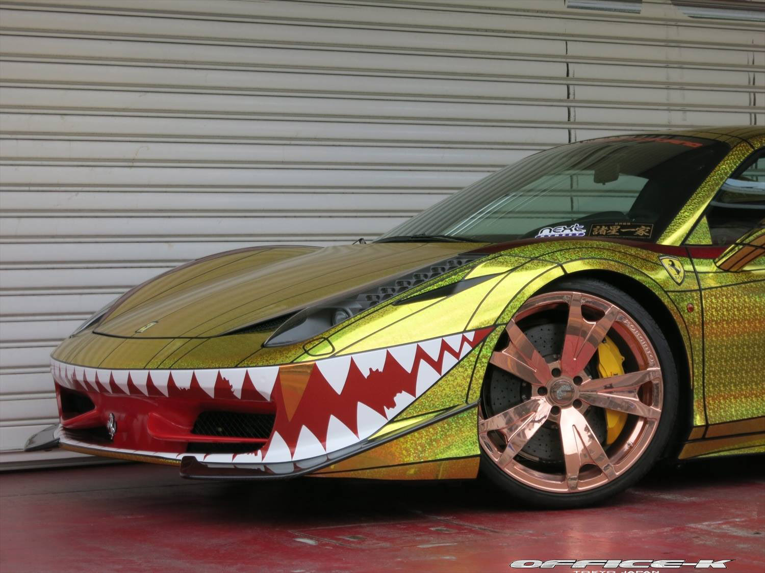 Ferrari 458 Spider Golden Shark