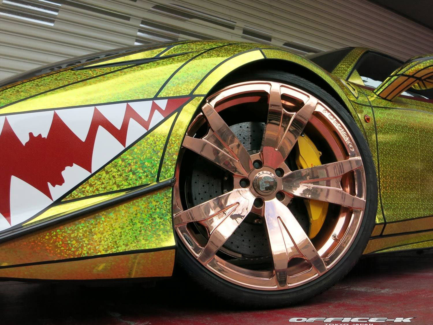 Ferrari 458 Spider Golden Shark