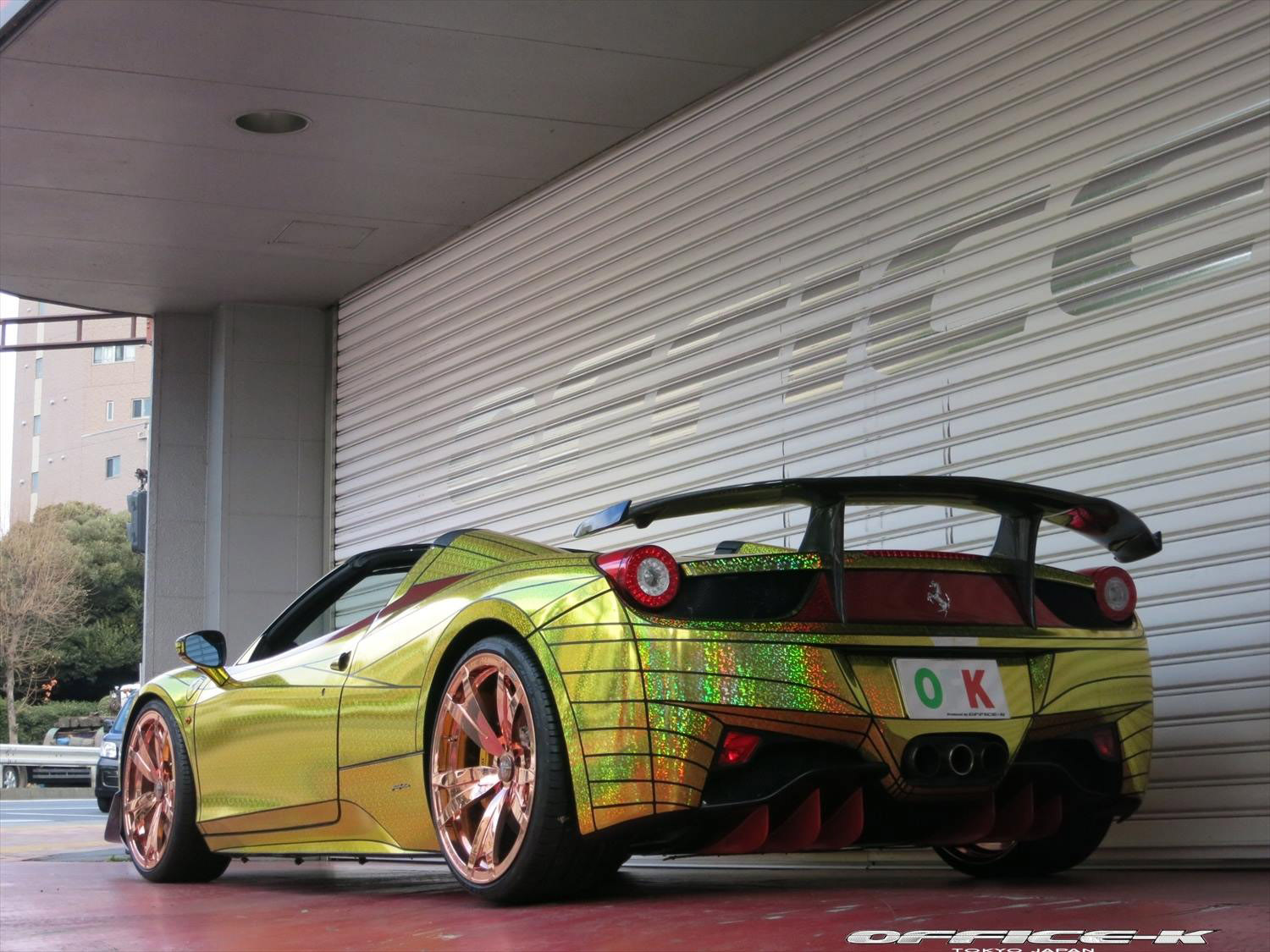 Ferrari 458 Spider Golden Shark