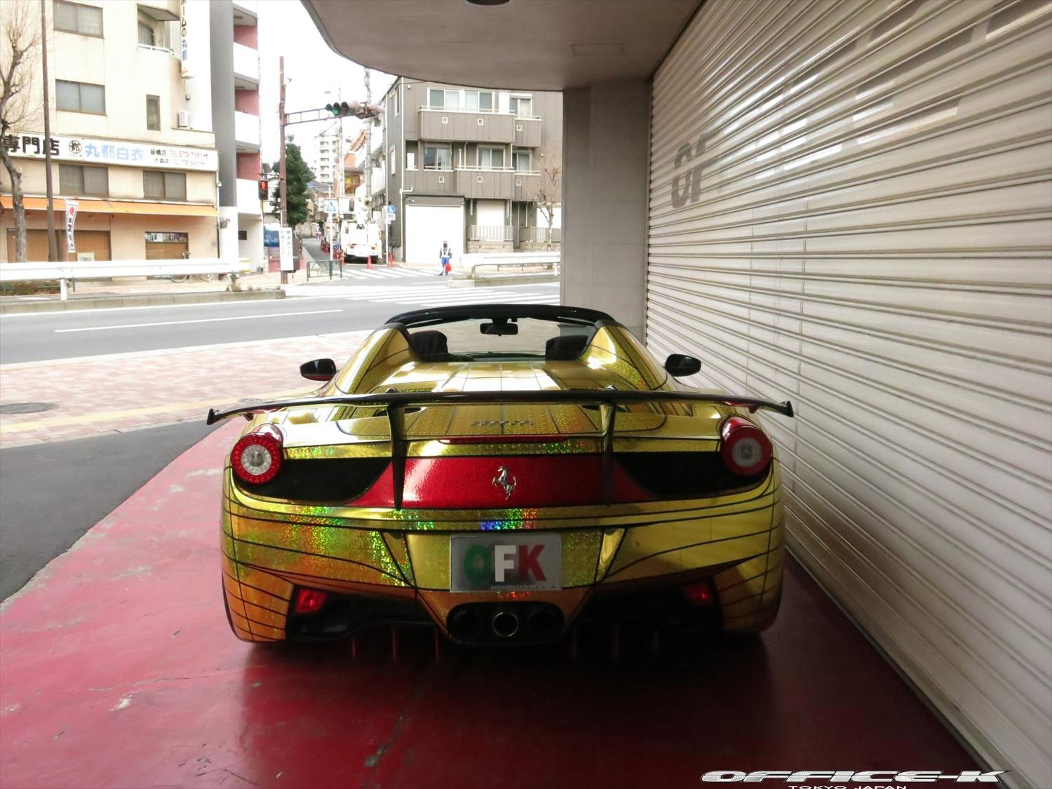 Ferrari 458 Spider Golden Shark