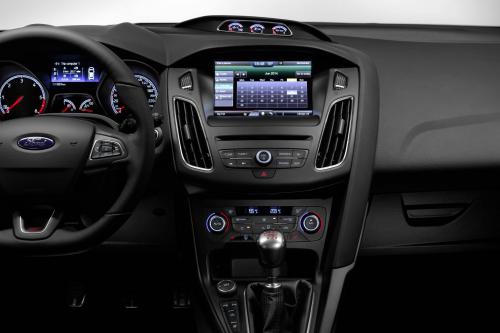 Ford Focus ST (2015) - picture 8 of 14