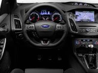 Ford Focus ST (2015) - picture 11 of 14