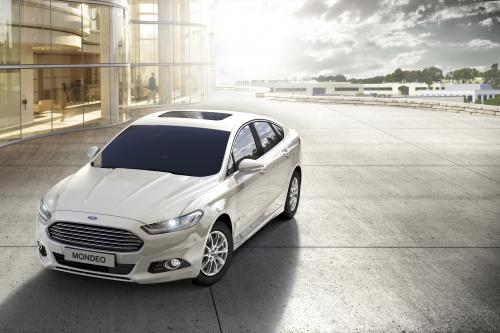 Ford Mondeo Hybrid (2015) - picture 1 of 3