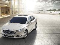 Ford Mondeo Hybrid (2015) - picture 1 of 3