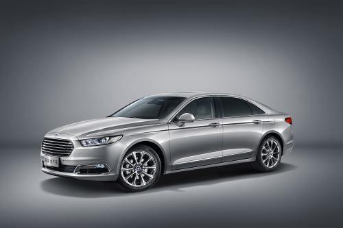 Ford Taurus (2015) - picture 1 of 4