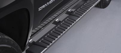 GMC Canyon Nightfall Edition (2015) - picture 4 of 5